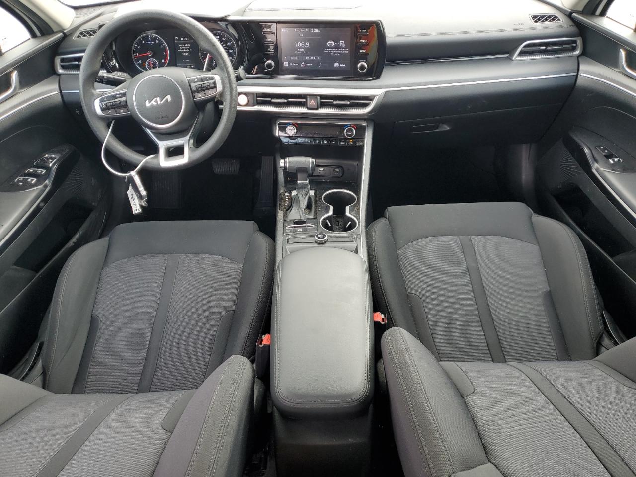 2023 Kia K5 - Image 8