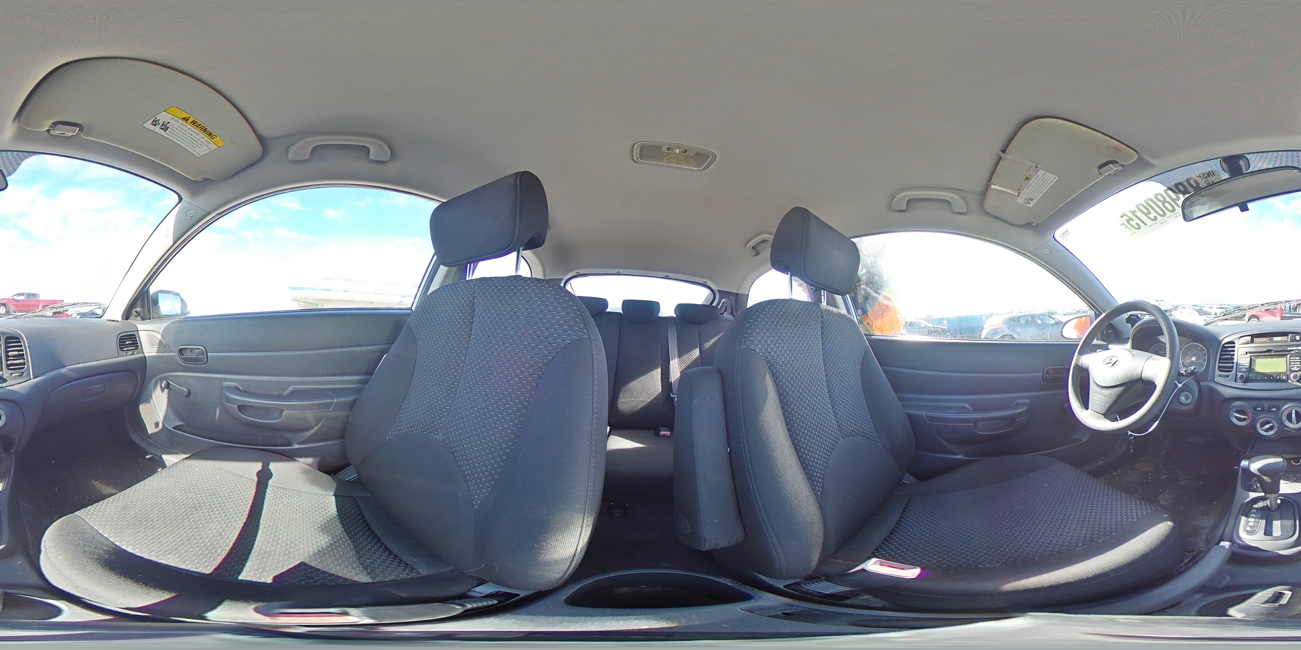 2008 Hyundai Accent - Image 13