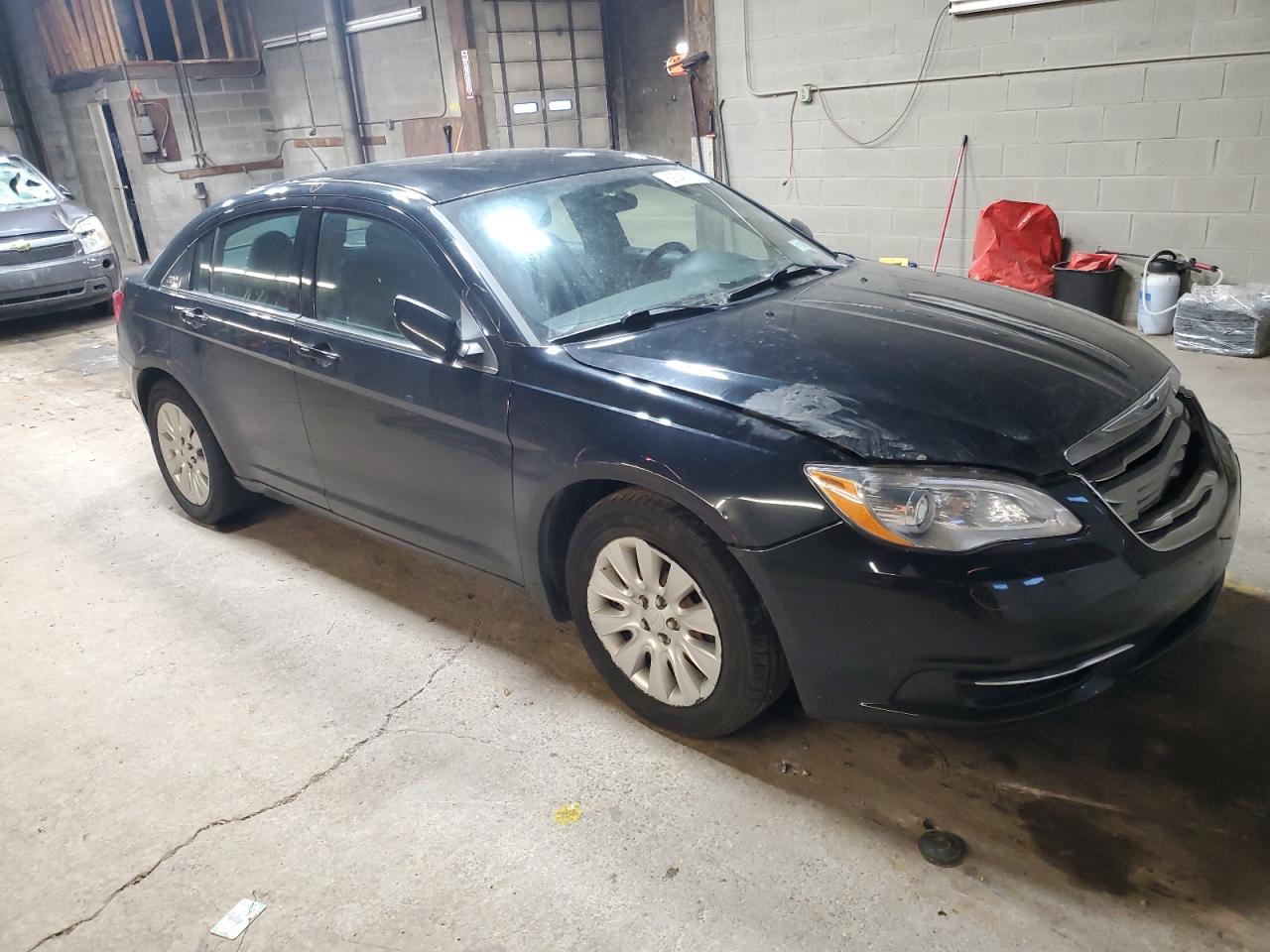 2014 Chrysler 200 - Image 4