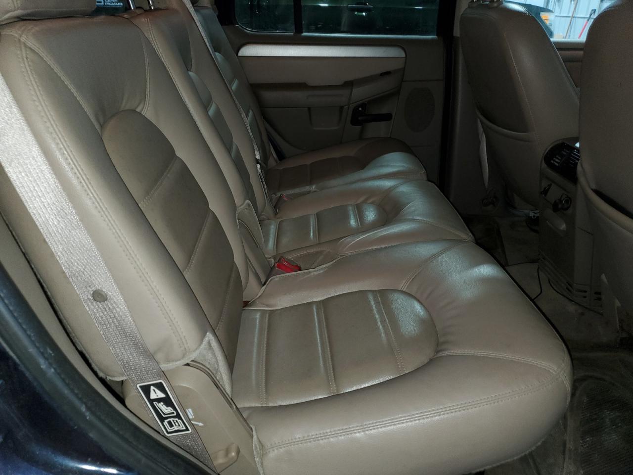 2003 Ford Explorer - Image 11