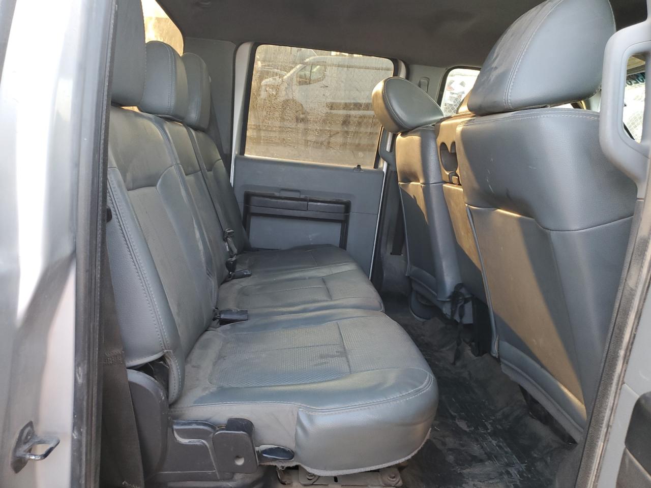 2011 Ford F250 - Image 11