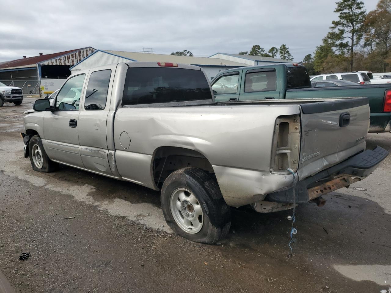 2003 Chevrolet Silverado - Image 2