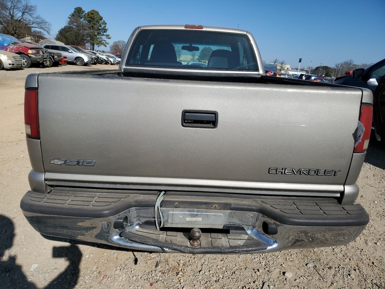 2001 Chevrolet S-10 Pickup - Image 6