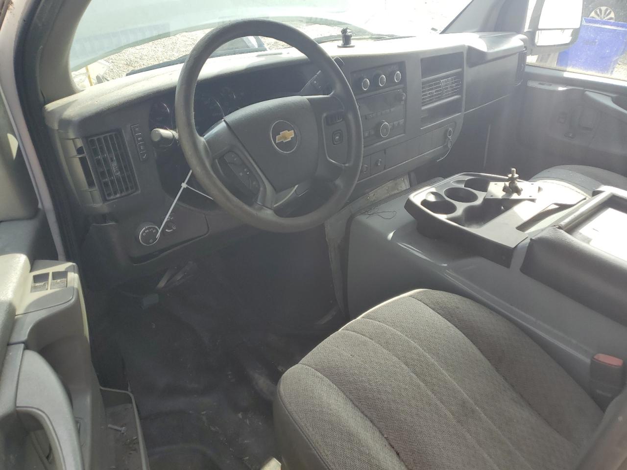 2014 Chevrolet Express - Image 8