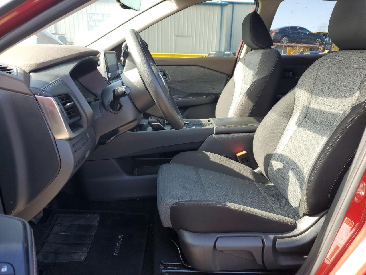 2021 Nissan Rogue - Image 7