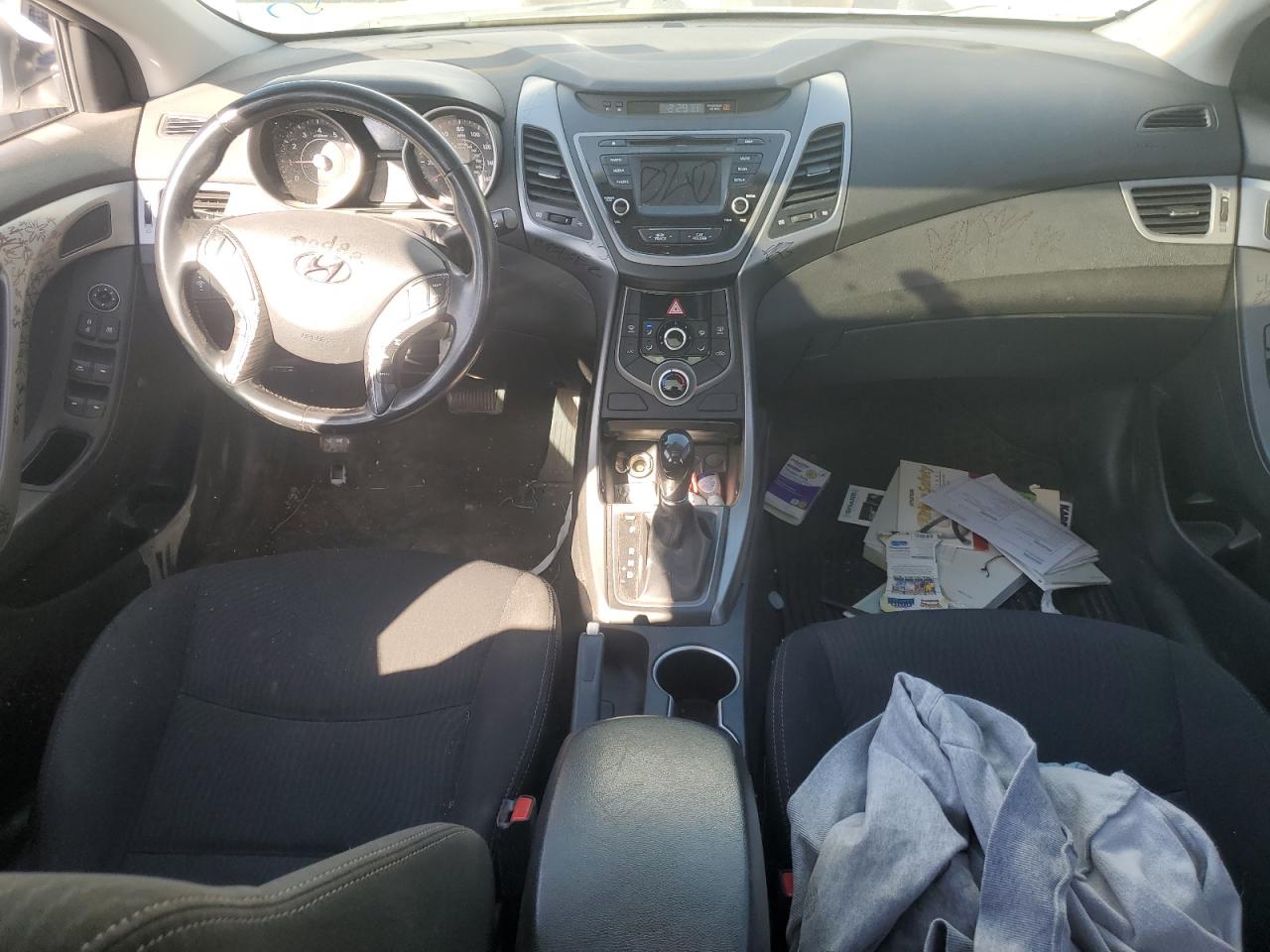 2015 Hyundai Elantra - Image 8