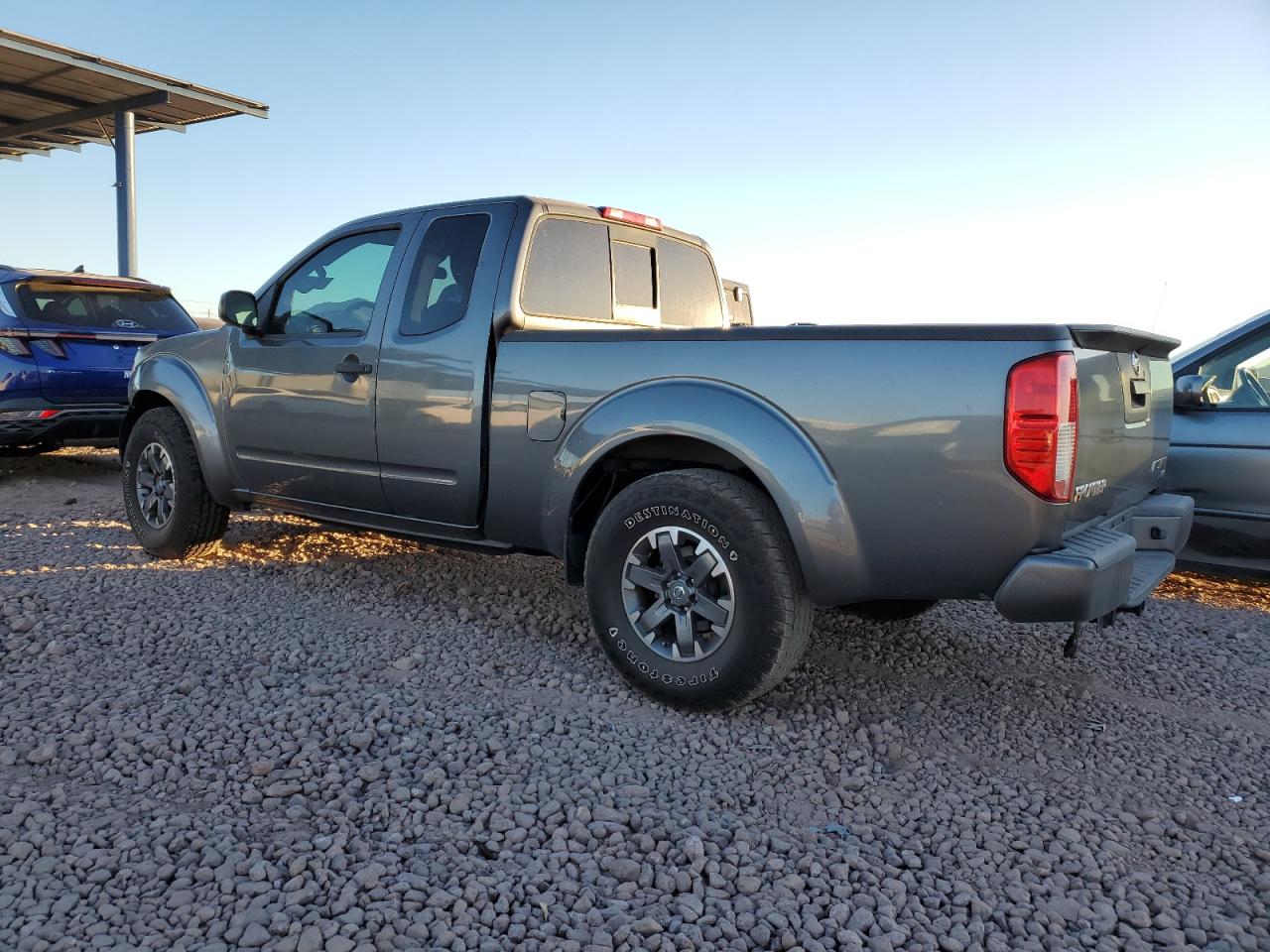 2017 Nissan Navara (Frontier) - Image 2
