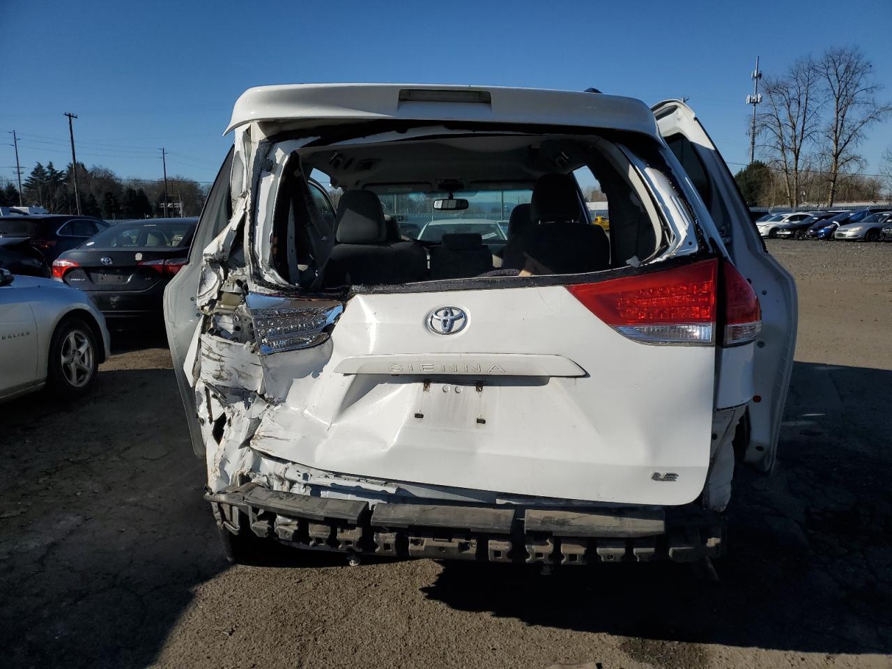 2013 Toyota Sienna - Image 6