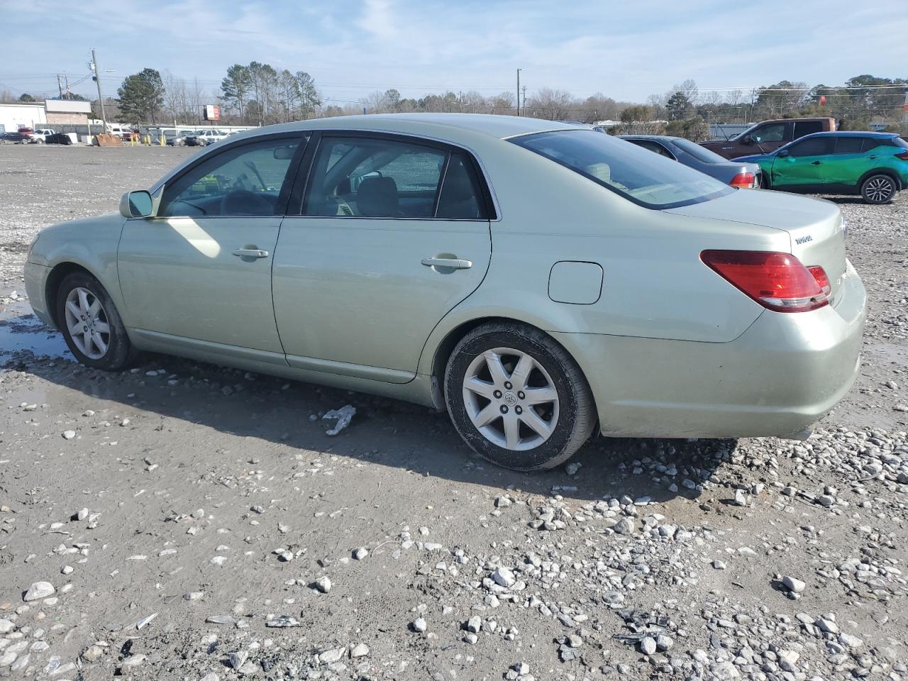 2006 Toyota Avalon - Image 2