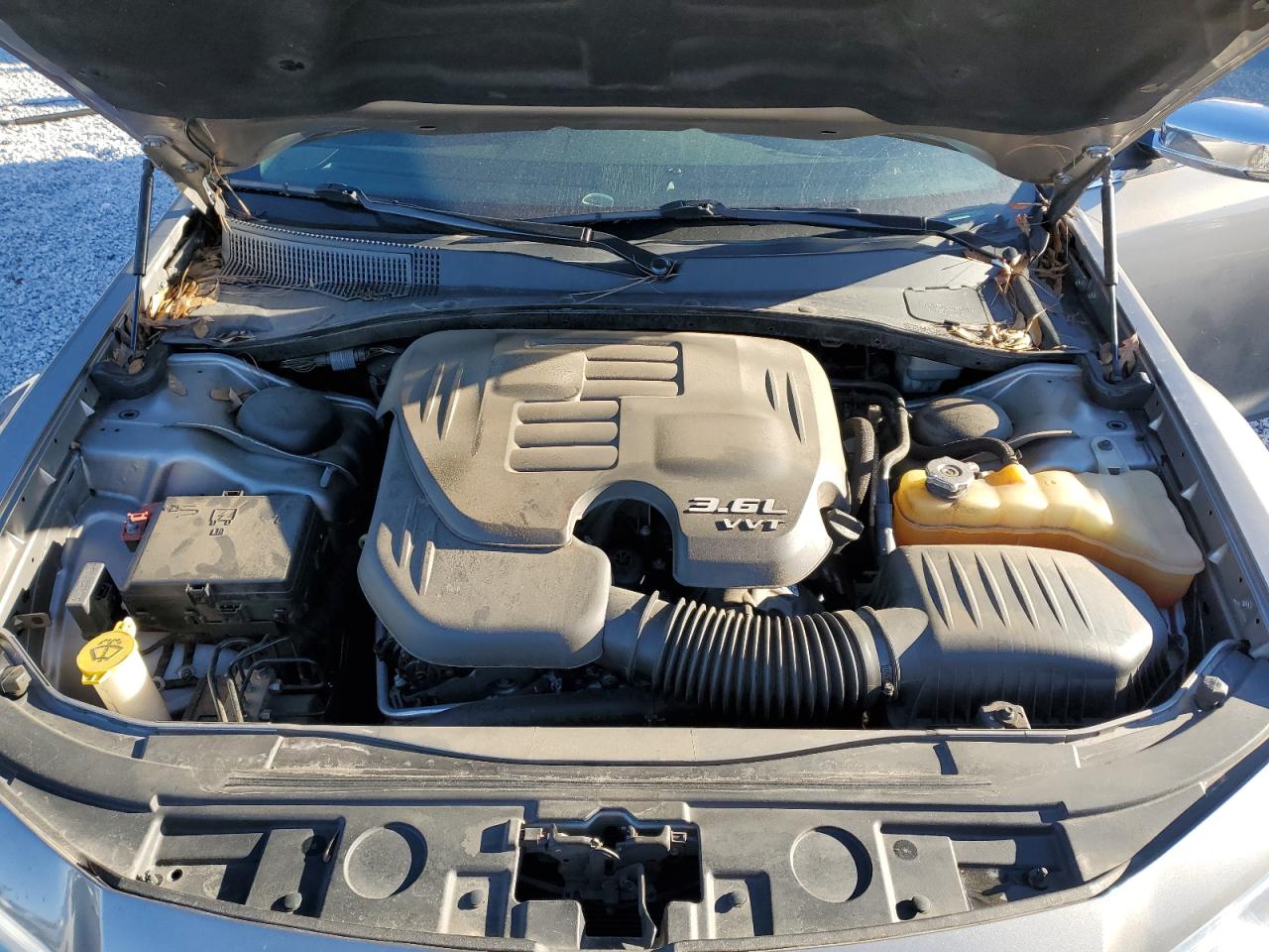 2014 Chrysler 300 - Image 11