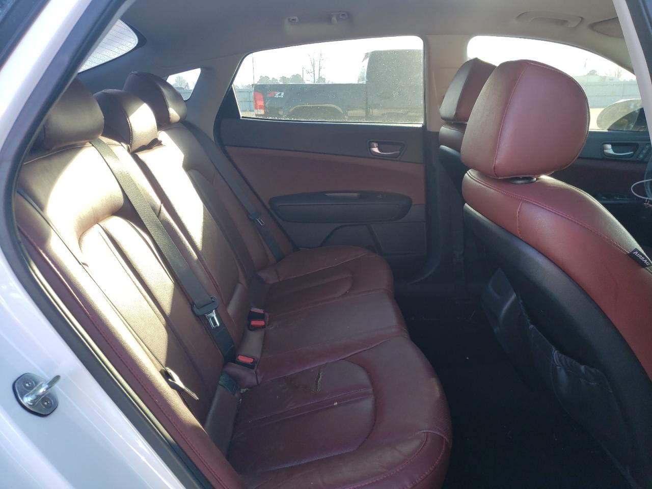 2017 Kia Optima - Image 10