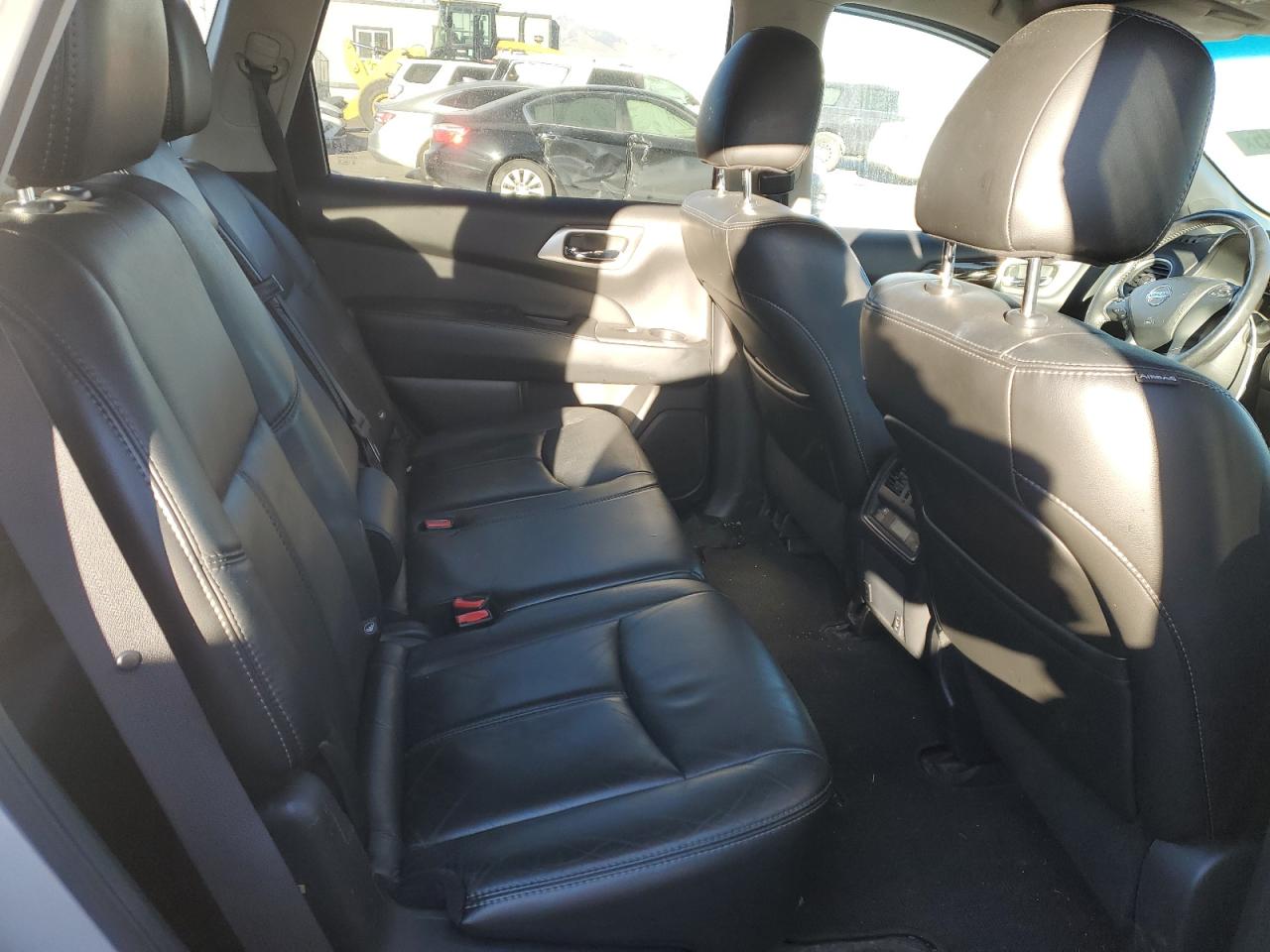 2014 Nissan Pathfinder - Image 10