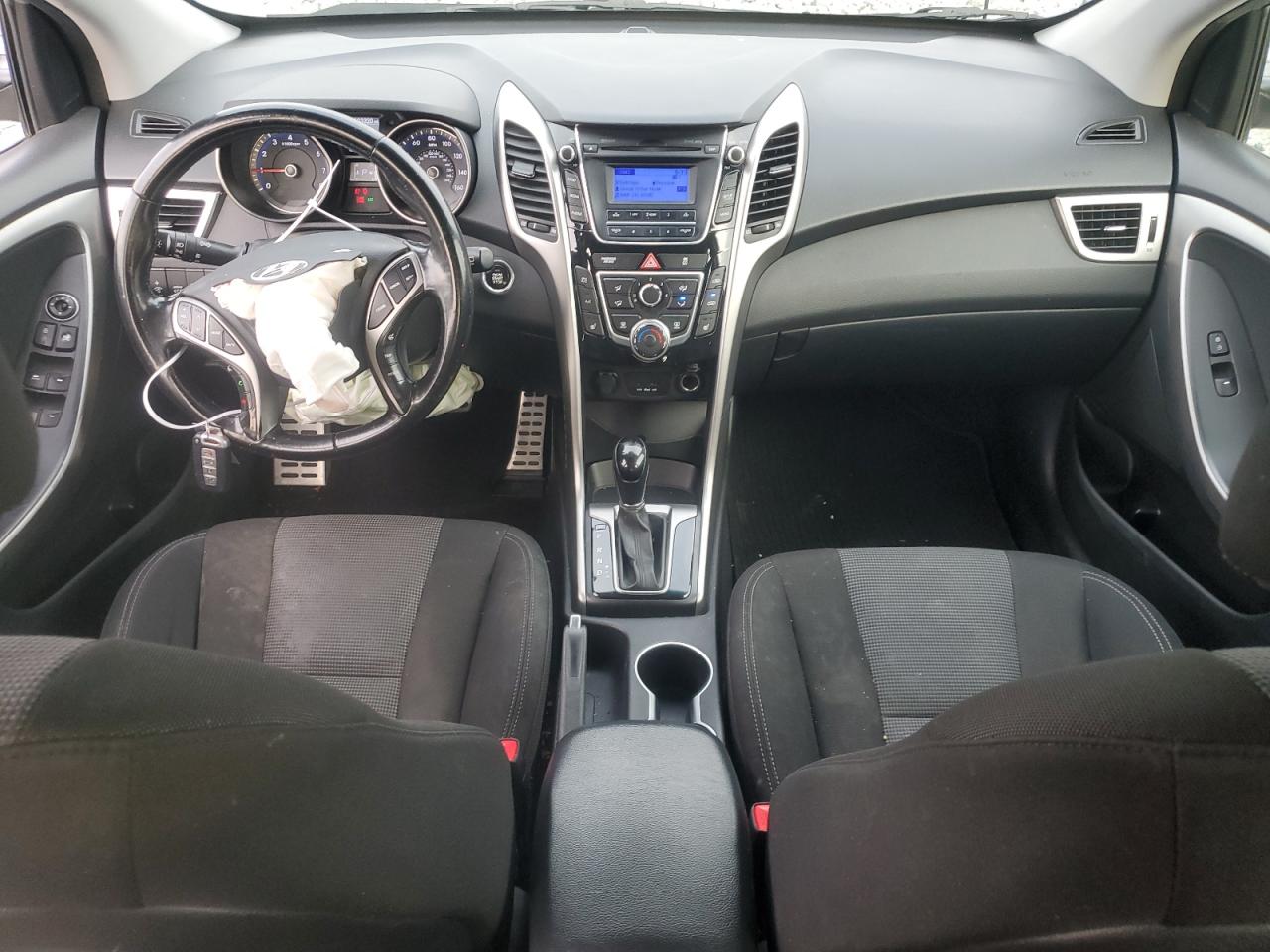 2013 Hyundai Elantra - Image 8