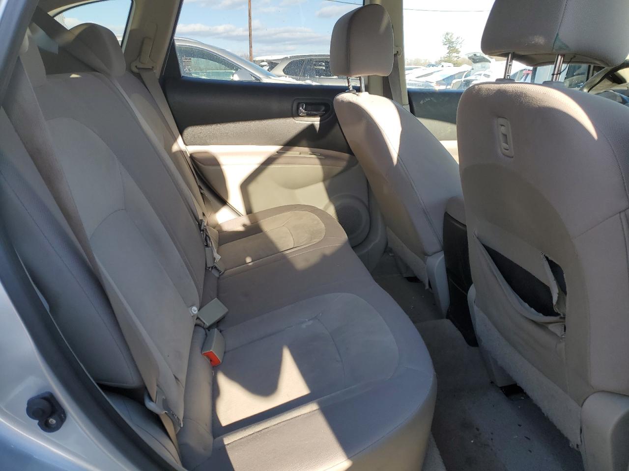 2010 Nissan Rogue - Image 11