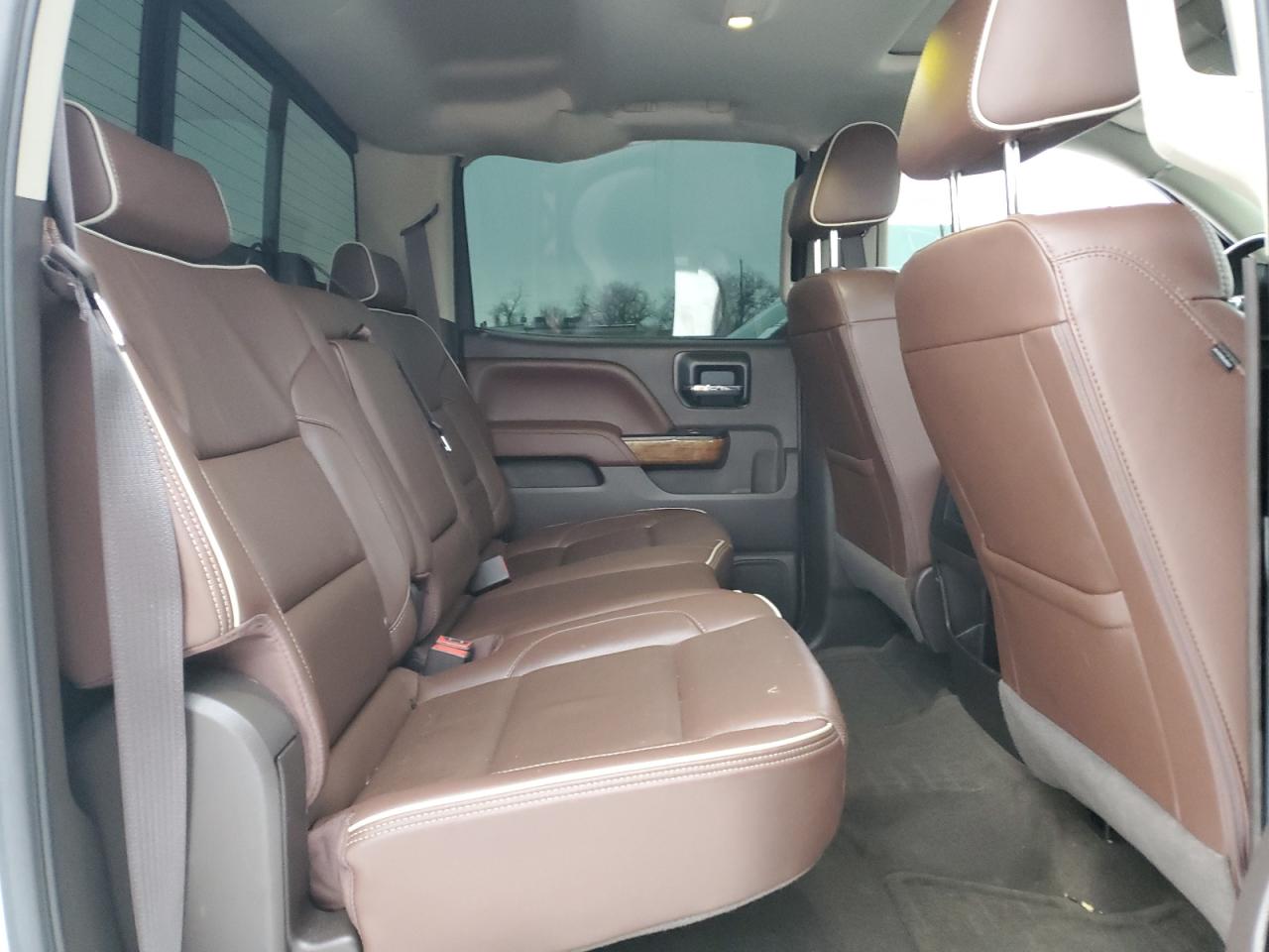 2016 Chevrolet Silverado - Image 10