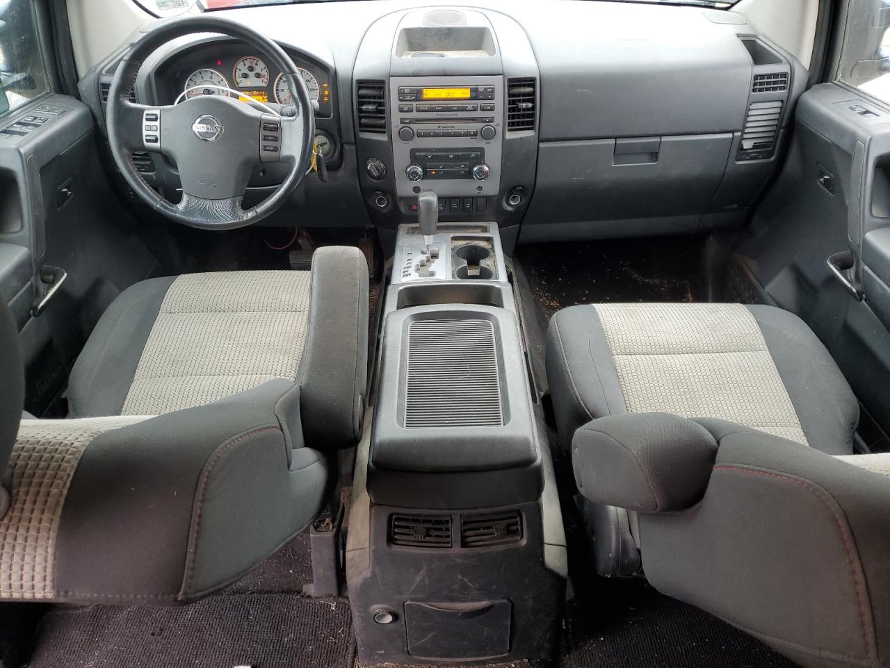2010 Nissan Titan - Image 9