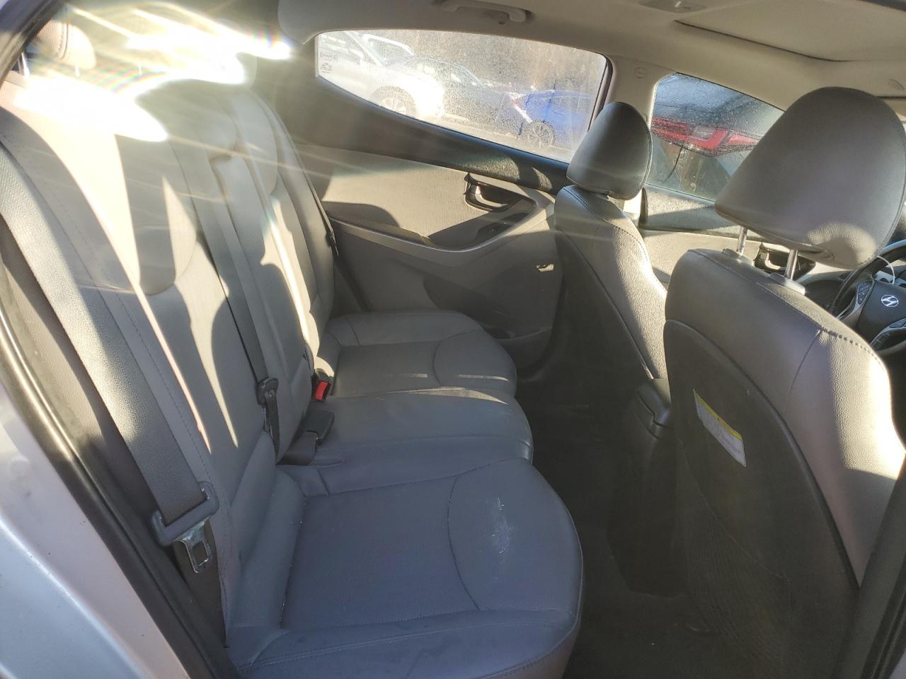 2013 Hyundai Elantra - Image 10