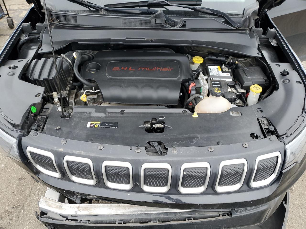 2022 Jeep Compass - Image 13