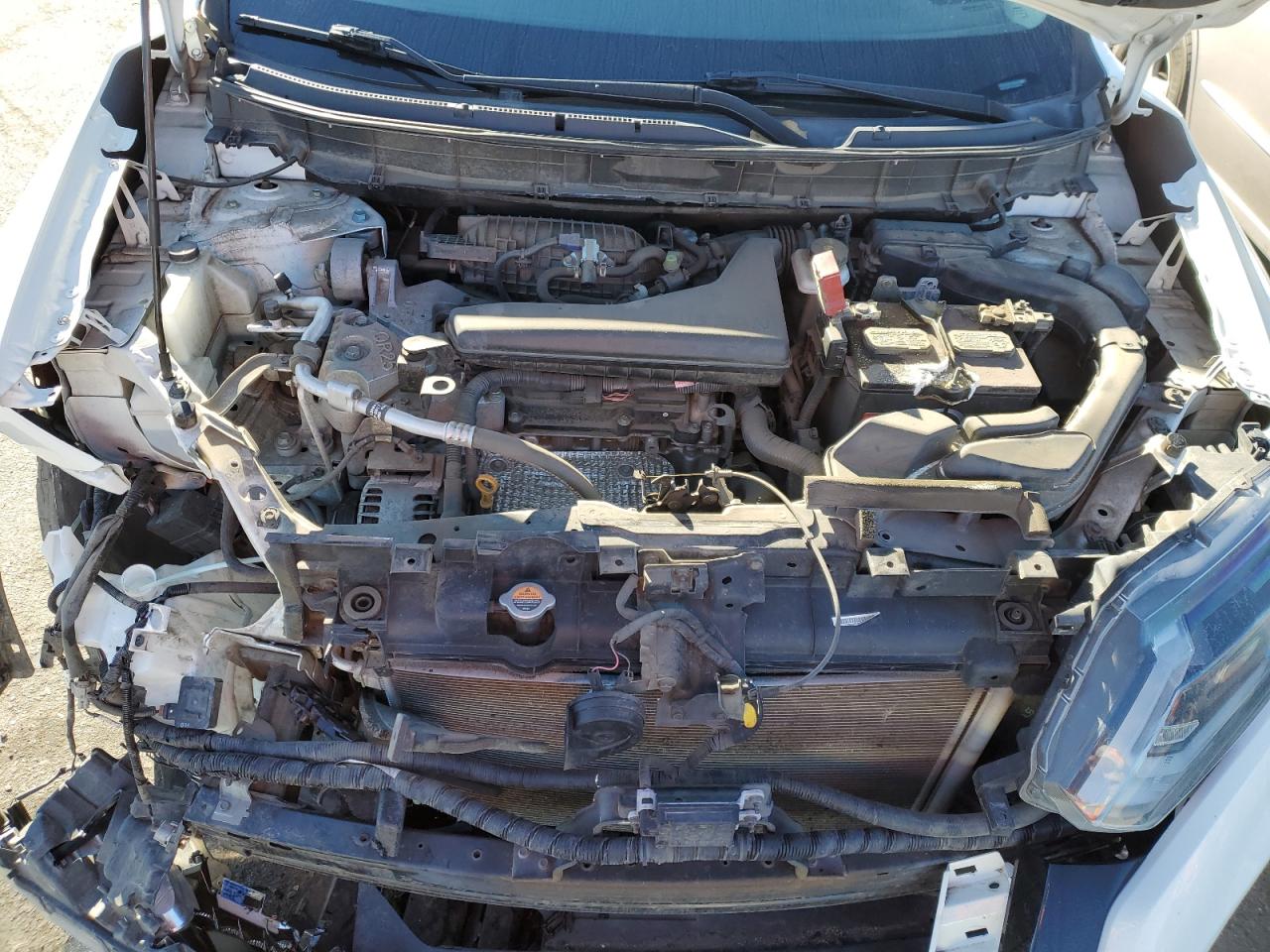 2017 Nissan Rogue - Image 12