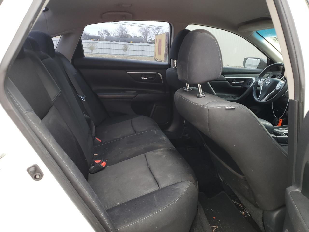 2017 Nissan Altima - Image 10