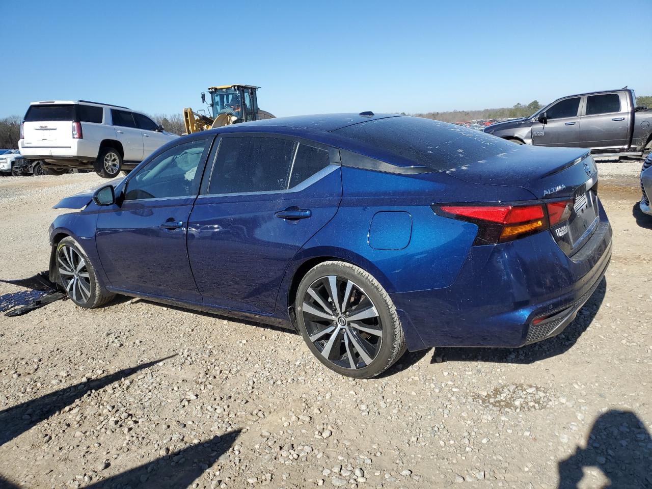 2020 Nissan Altima - Image 2
