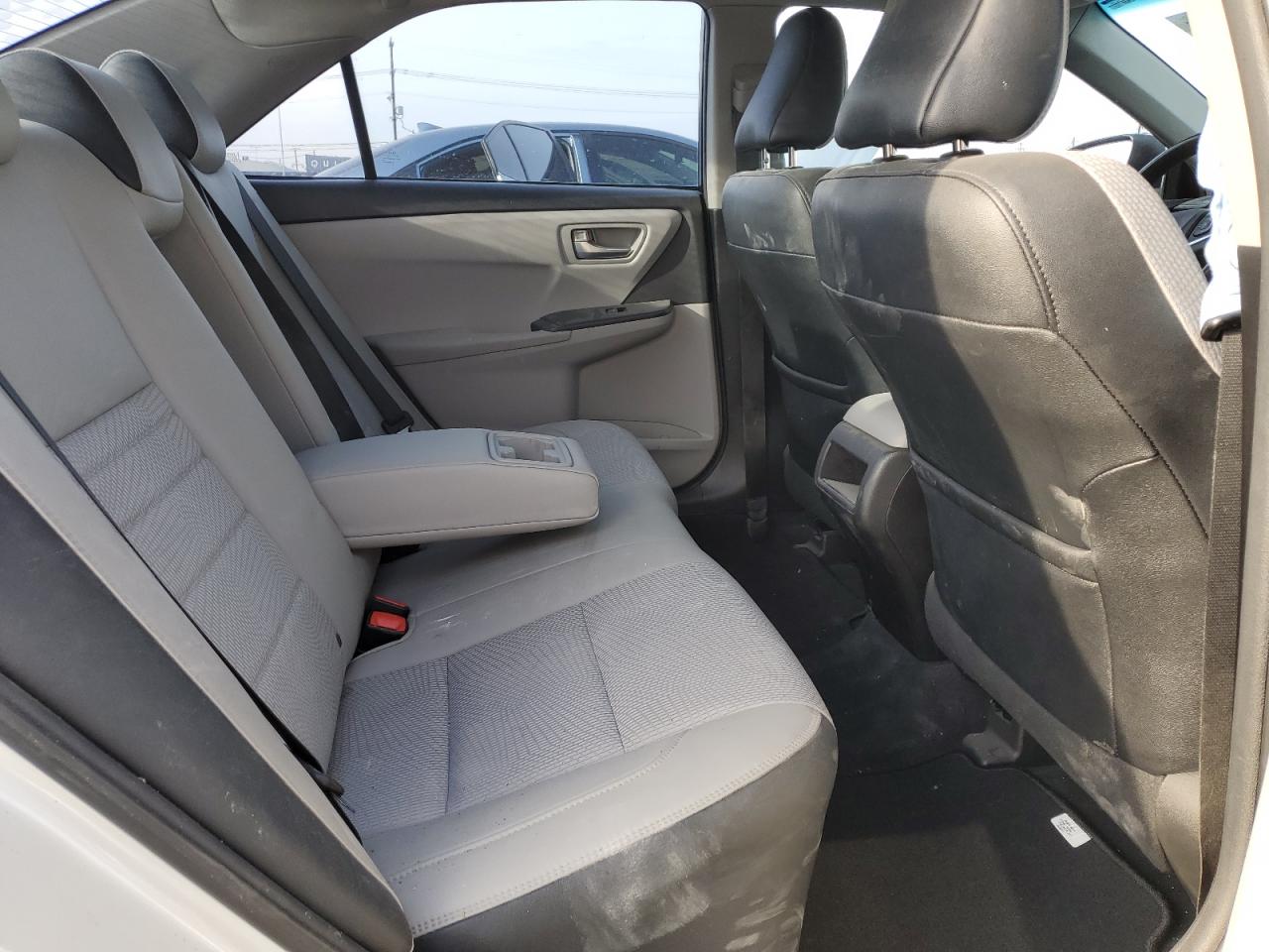 2017 Toyota Camry - Image 10