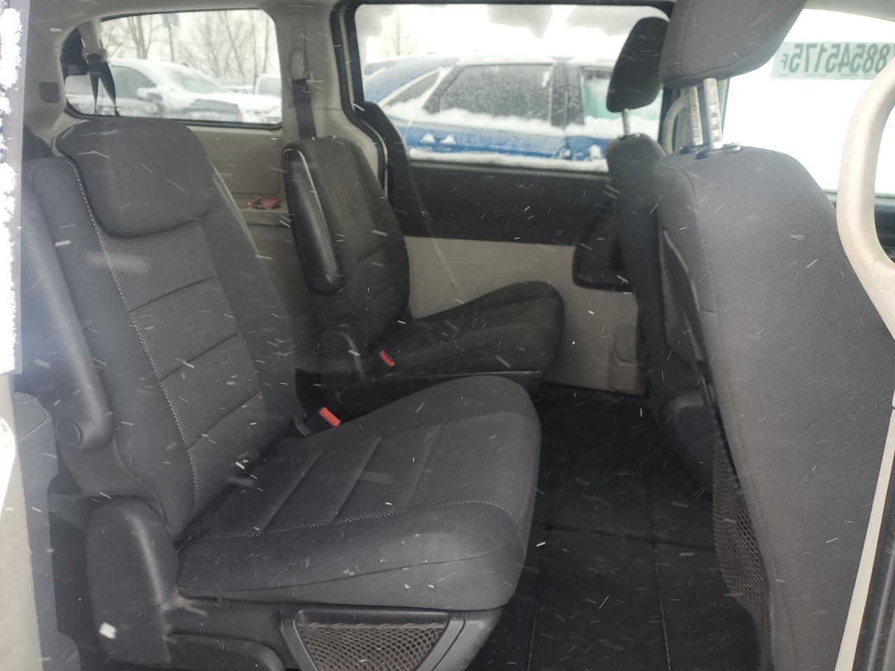 2009 Dodge Caravan - Image 11