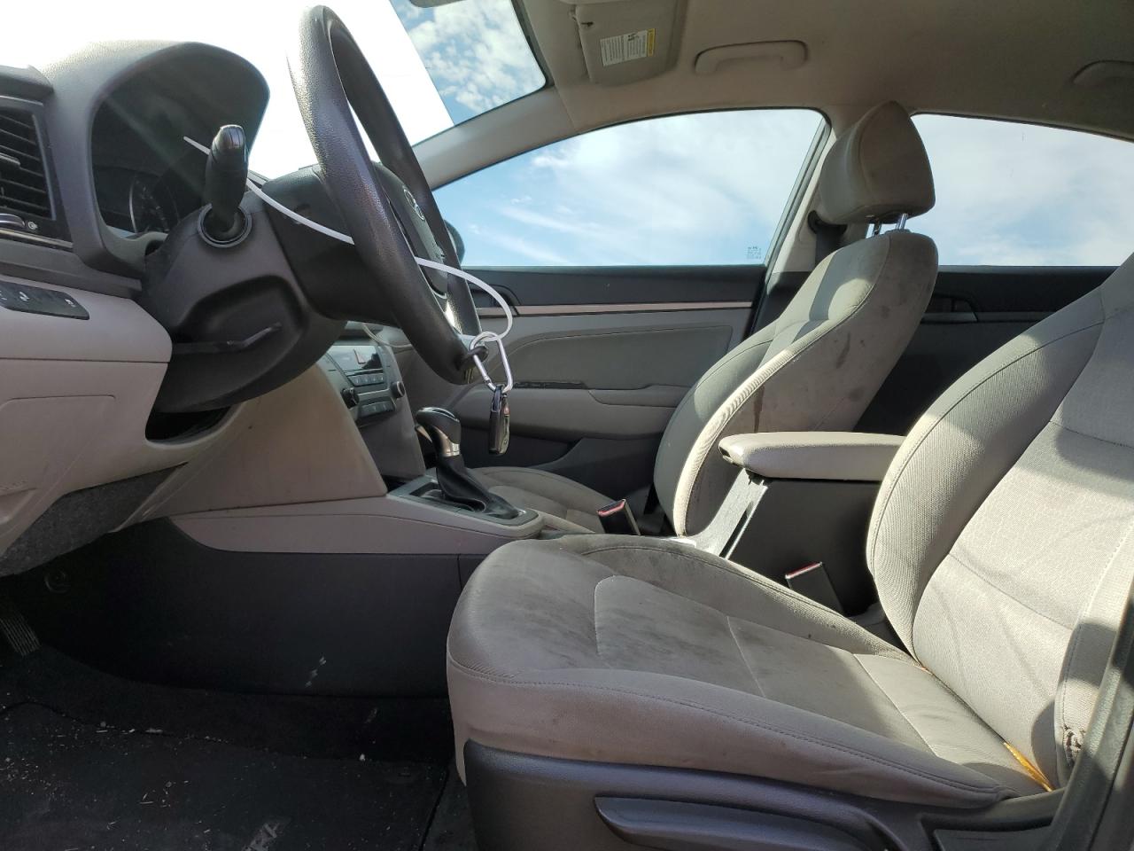 2018 Hyundai Elantra - Image 7