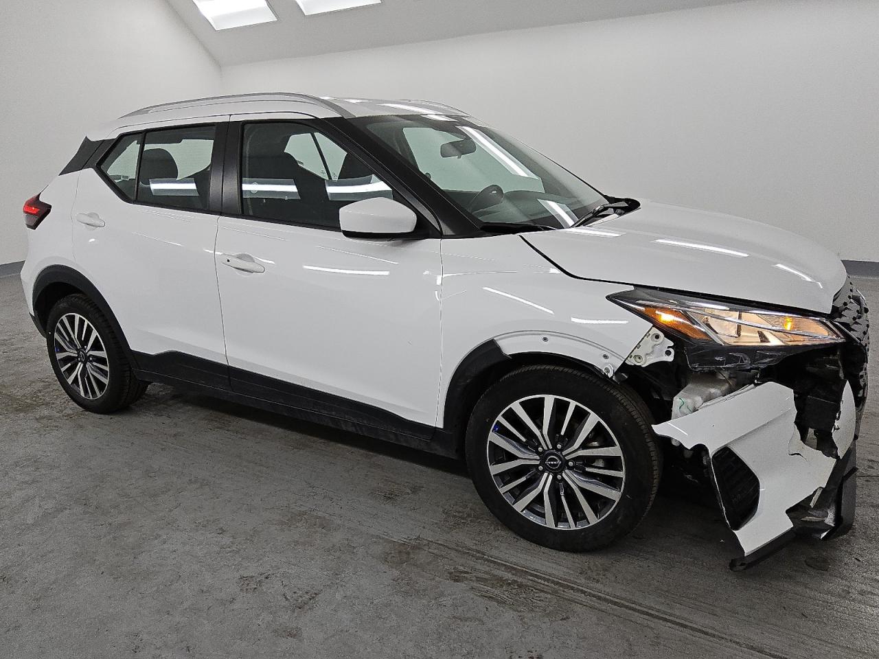 2024 Nissan Kicks - Image 4
