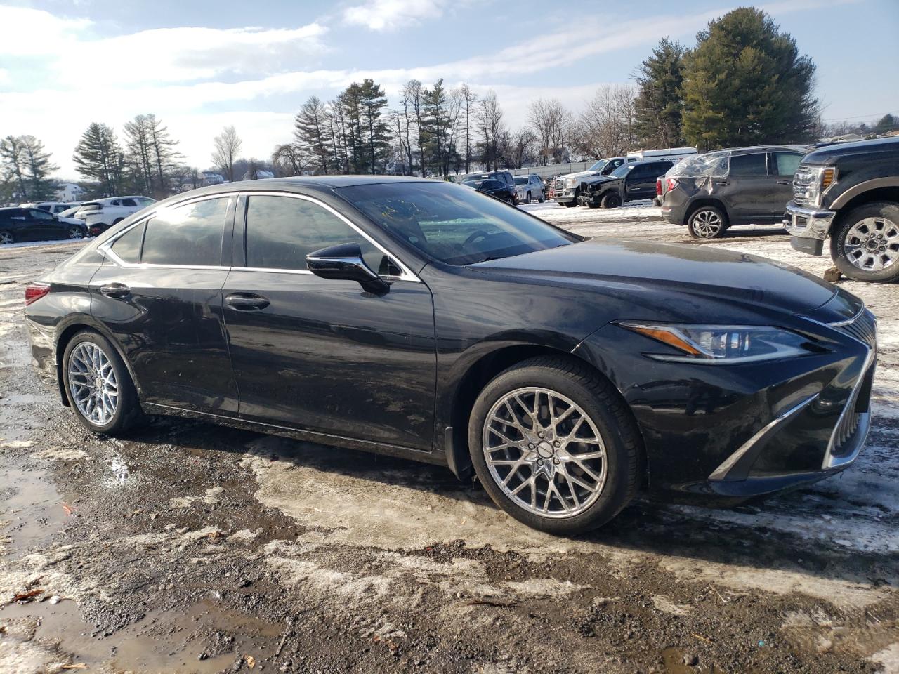 2020 Lexus ES - Image 4