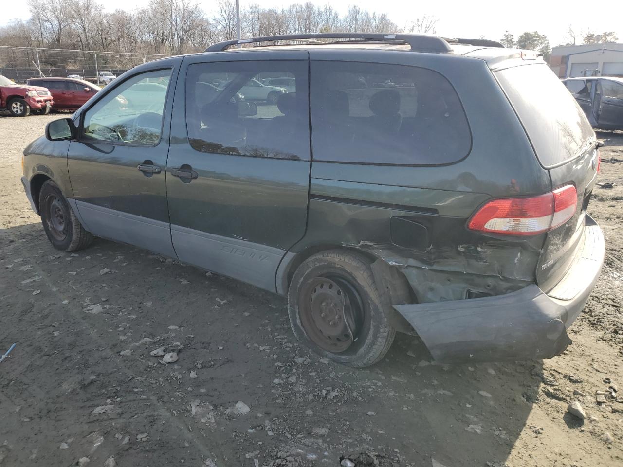 2003 Toyota Sienna - Image 2