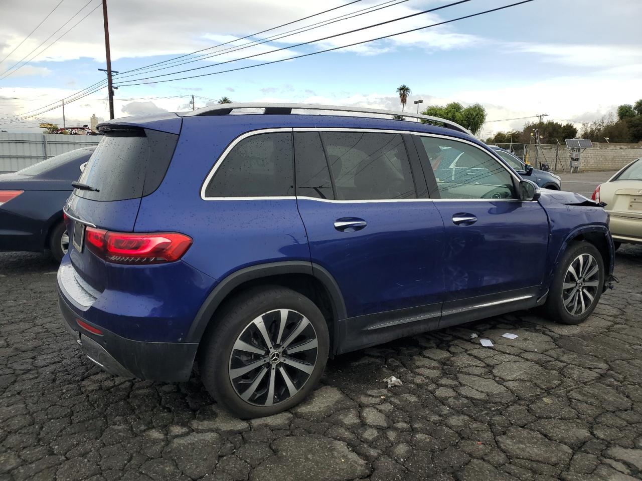 2022 Mercedes-Benz GLB - Image 3