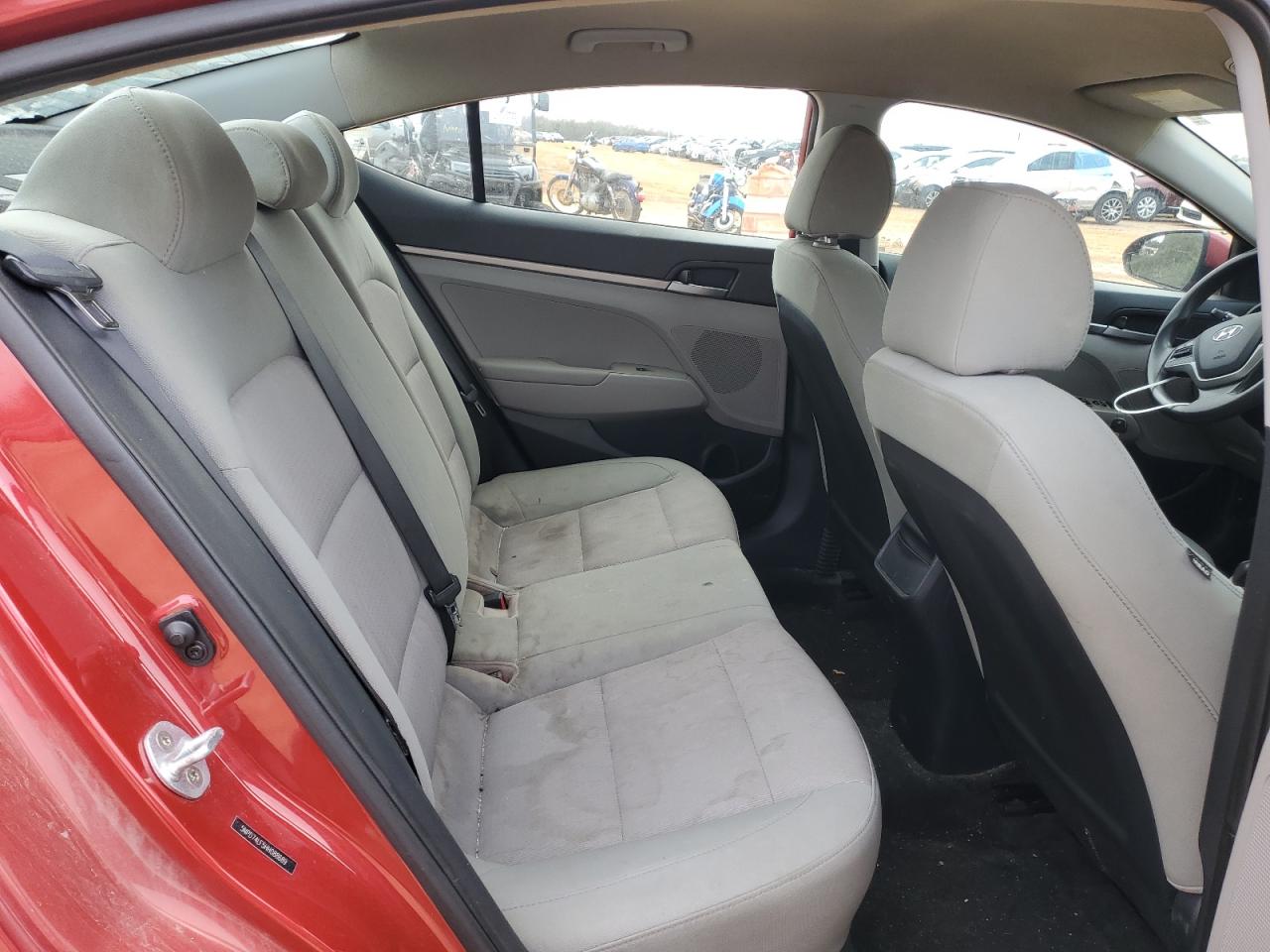 2017 Hyundai Elantra - Image 10
