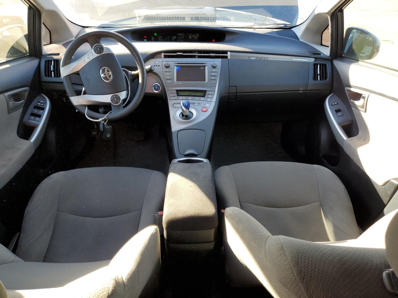 2015 Toyota Prius - Image 8