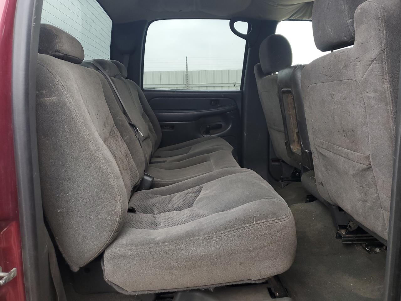 2005 Chevrolet Silverado - Image 10
