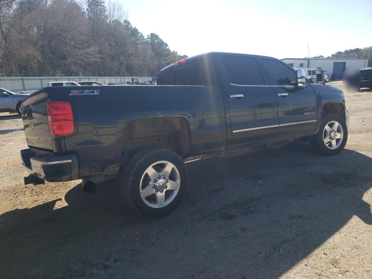 2015 Chevrolet Silverado - Image 3