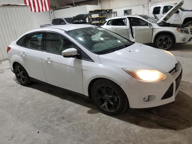 Sedans FORD FOCUS 2014 White
