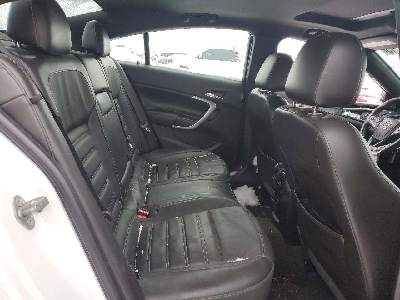 2016 Buick Regal - Image 10