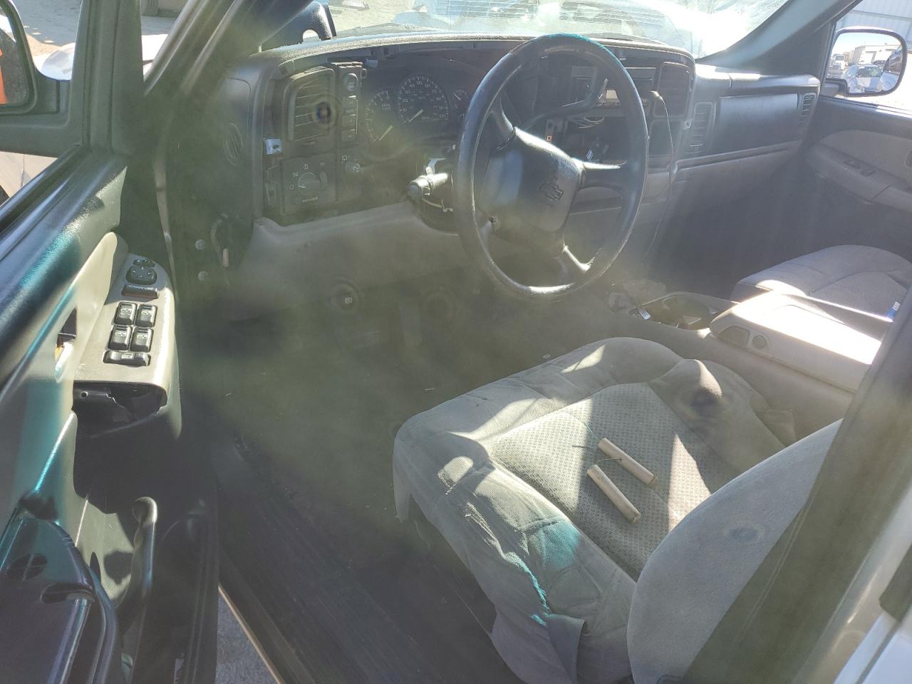 2001 Chevrolet Tahoe - Image 8