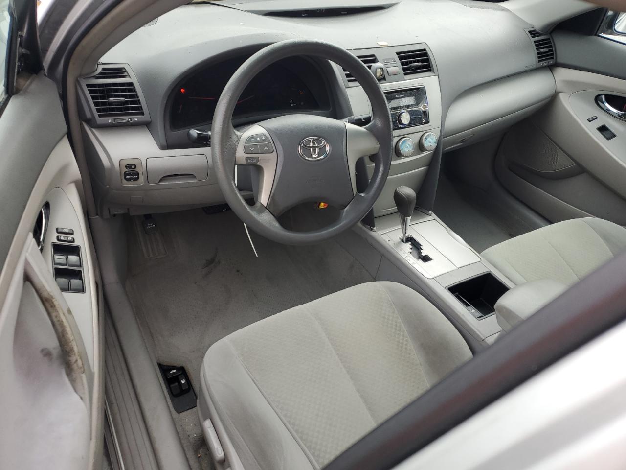 2009 Toyota Camry - Image 8
