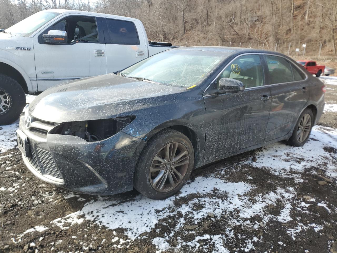2017 Toyota Camry Le for Sale in Marlboro, NY - Minor Dent/Scratches