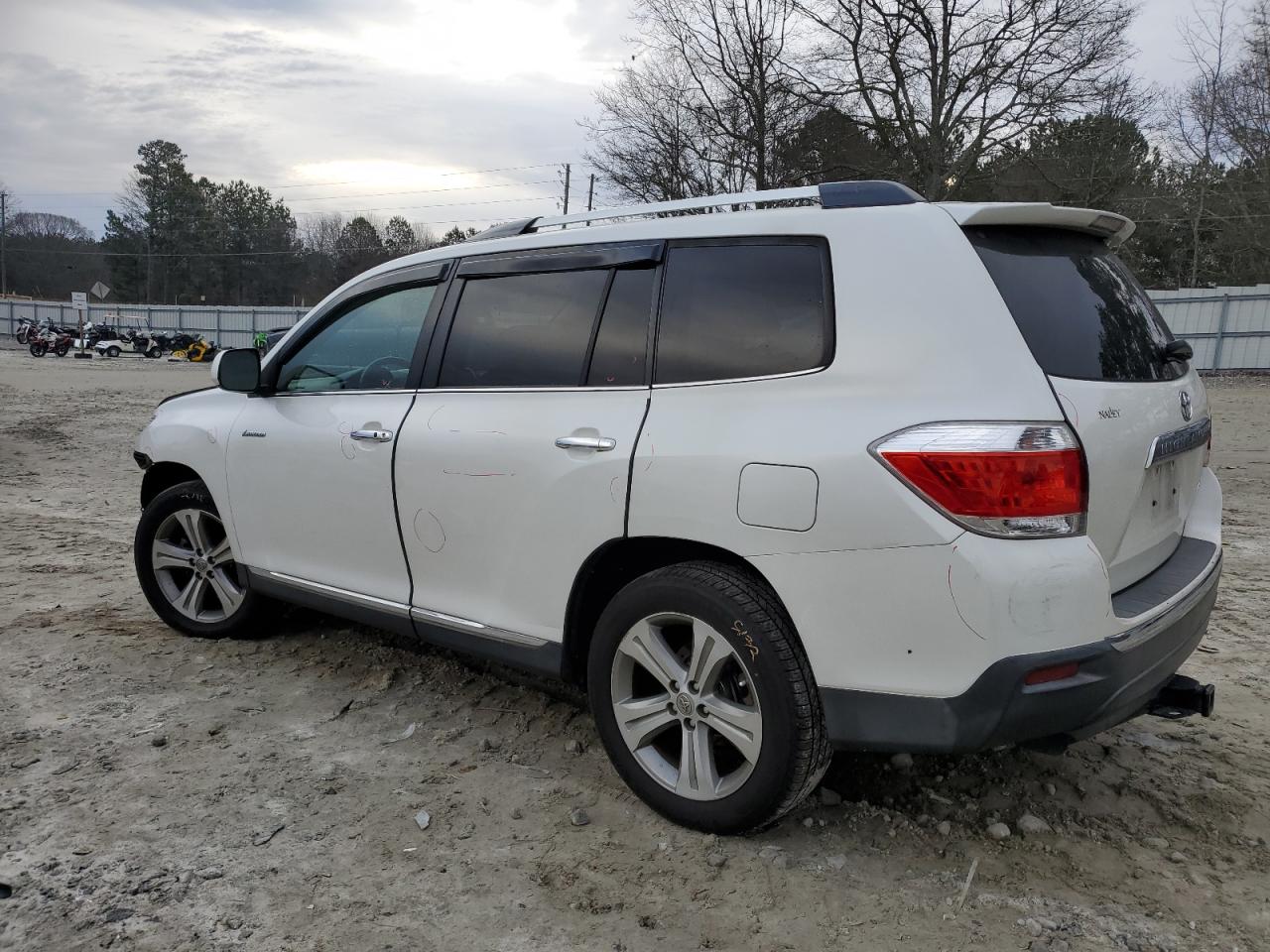 2011 Toyota Highlander - Image 2