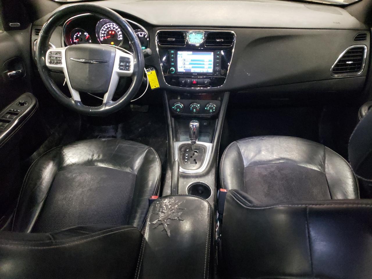 2013 Chrysler 200 - Image 8