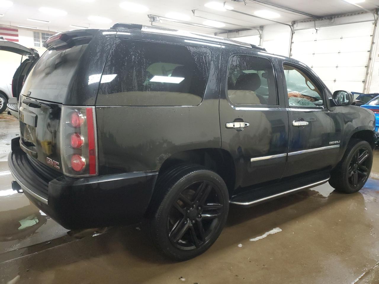 2012 GMC Yukon - Image 3