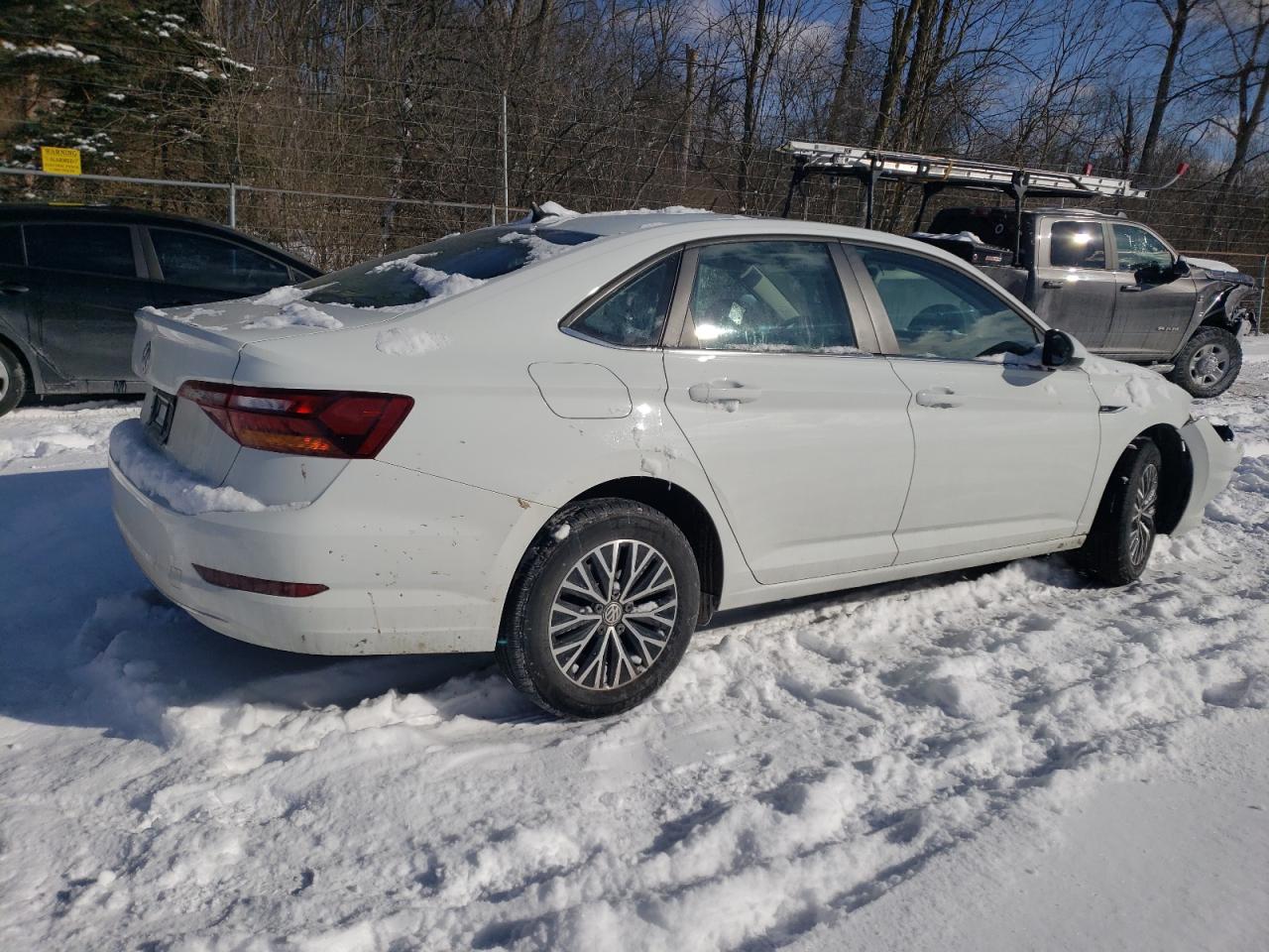 2019 Volkswagen Jetta - Image 3