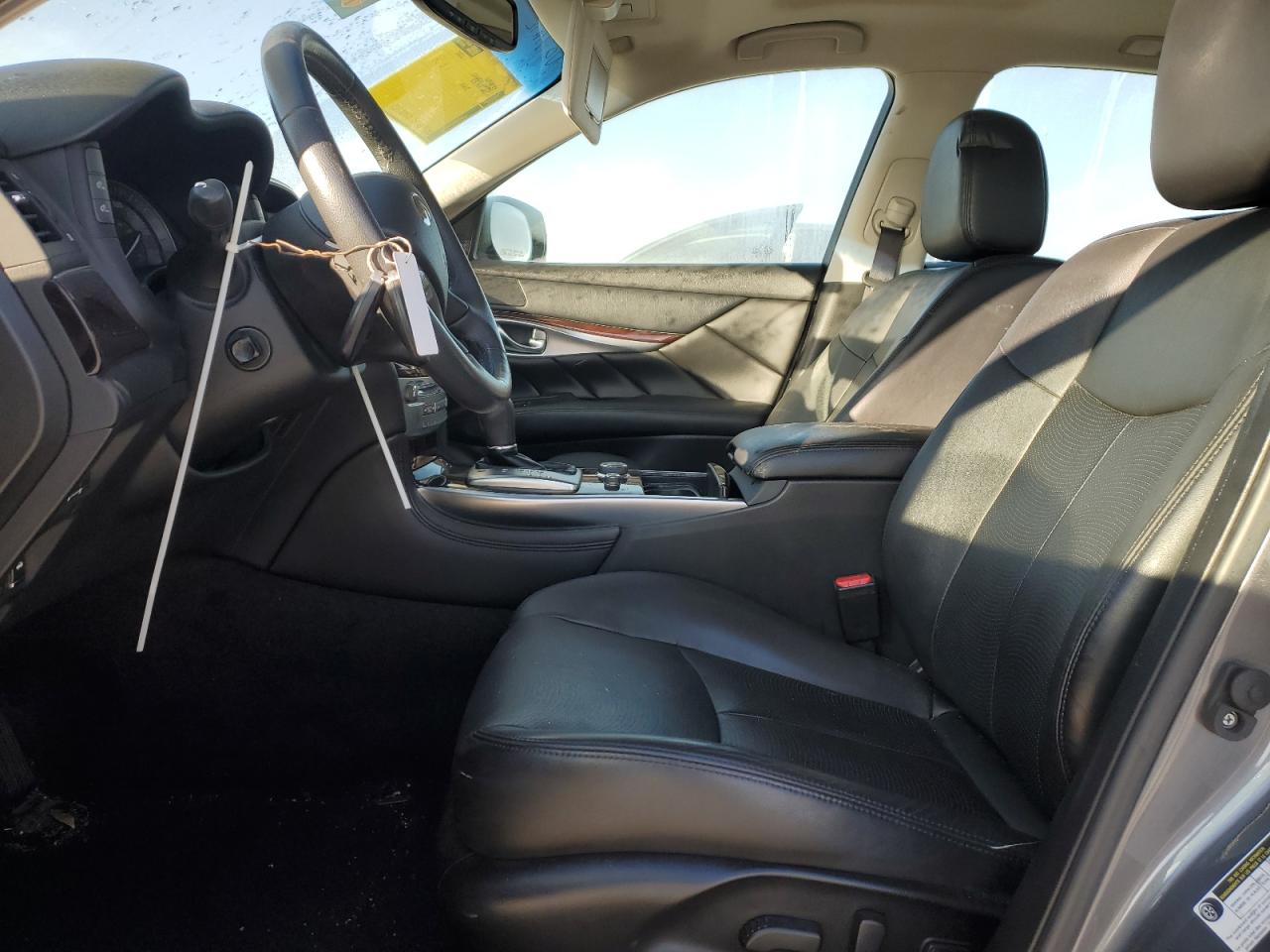2016 Infiniti Q70 - Image 7