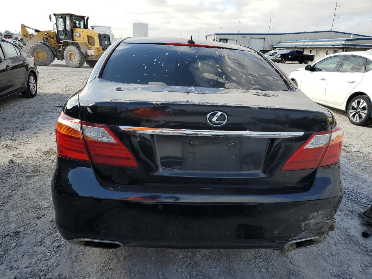 2011 Lexus LS - Image 6