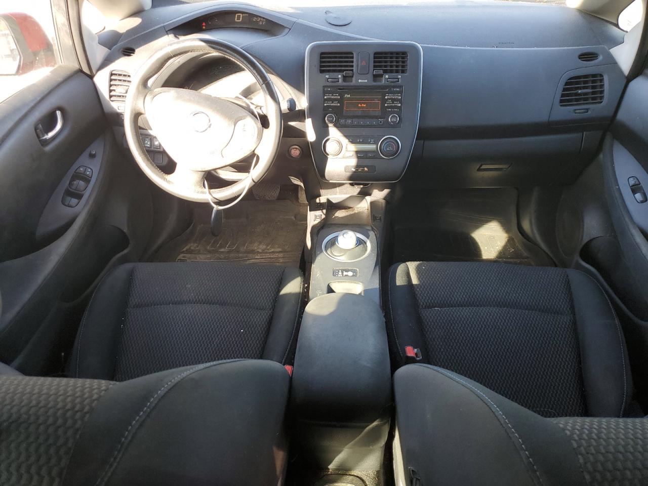 2015 Nissan Leaf - Image 8