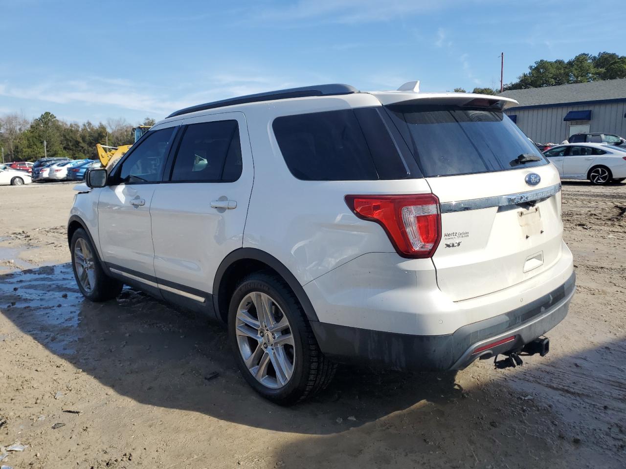 2016 Ford Explorer - Image 2