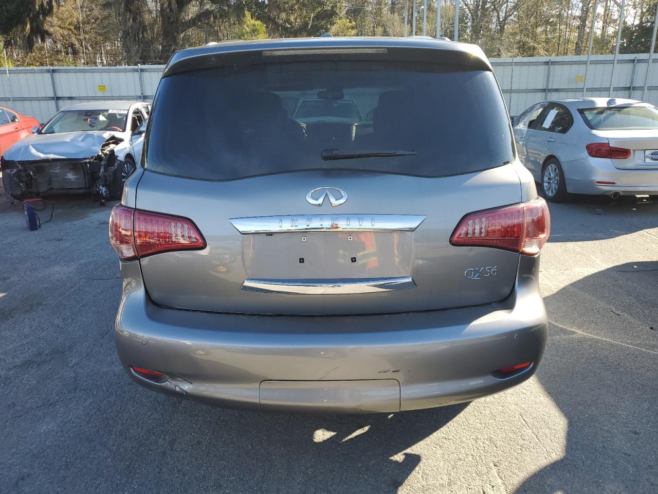 2011 Infiniti QX56 - Image 6